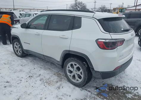2024 Jeep Compass Latitude 4X4 from USA, damaged, VIN 3C4NJDBN5RT117091